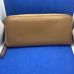 Marc by Marc Jacobs Leather beige / peach long zippy continental wallet